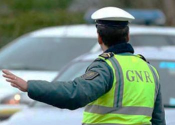 600€ e 4 pontos perdidos: multa pesada por um hábito comum ao volante