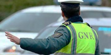 600€ e 4 pontos perdidos: multa pesada por um hábito comum ao volante