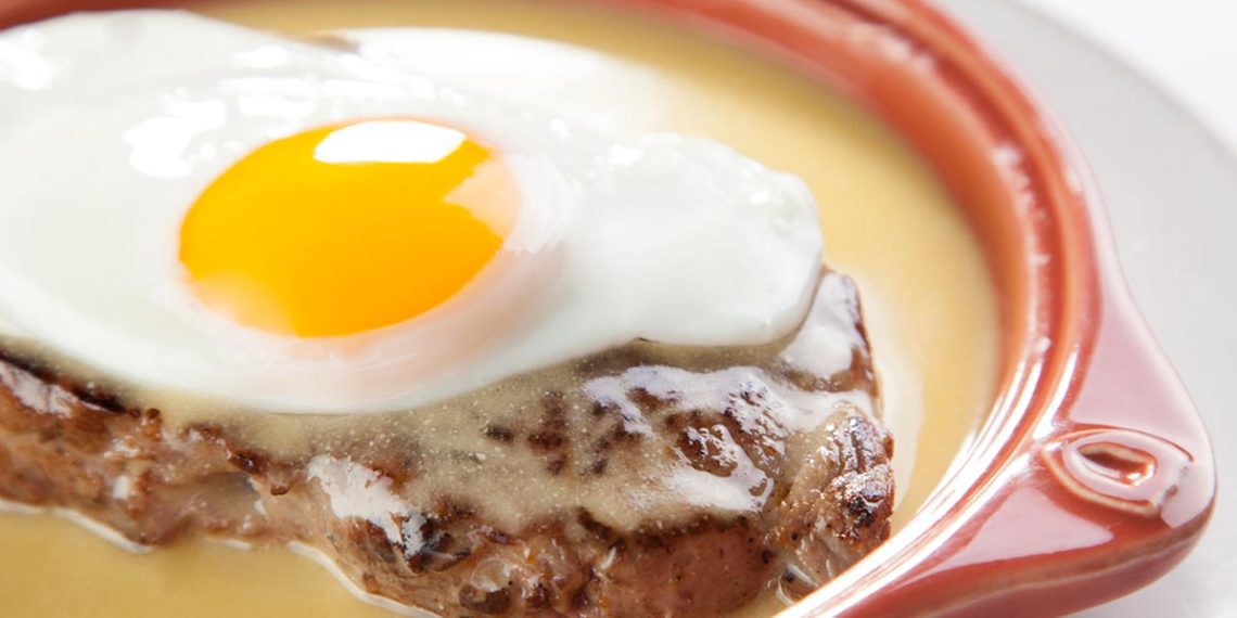 Bife à Portugália e molho à Portugália: a receita tradicional do molho mais famoso de Portugal