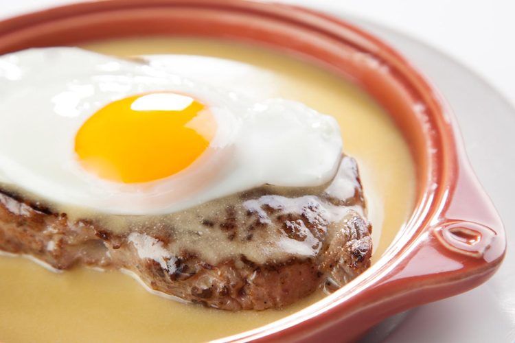Molho à Portugália e Bife à Portugália: todos os segredos