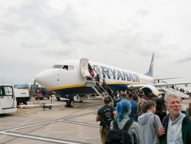 Ryanair promete uma autêntica "caça às malas"