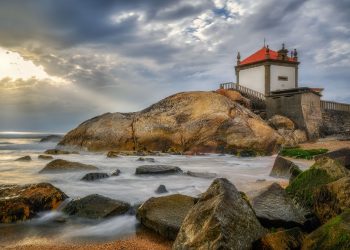 Capela do Senhor da Pedra: o santuário onde o sagrado e o pagão se encontram