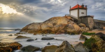 Capela do Senhor da Pedra: o santuário onde o sagrado e o pagão se encontram