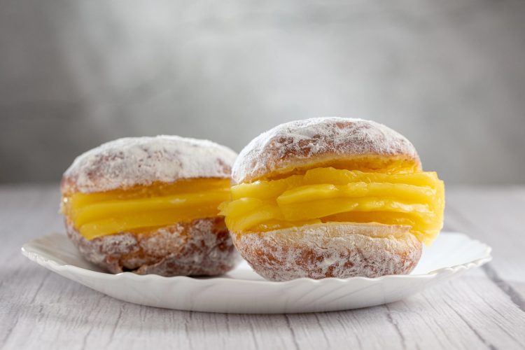 Não compre! Faça as suas Bolas de Berlim e leva-as para a praia