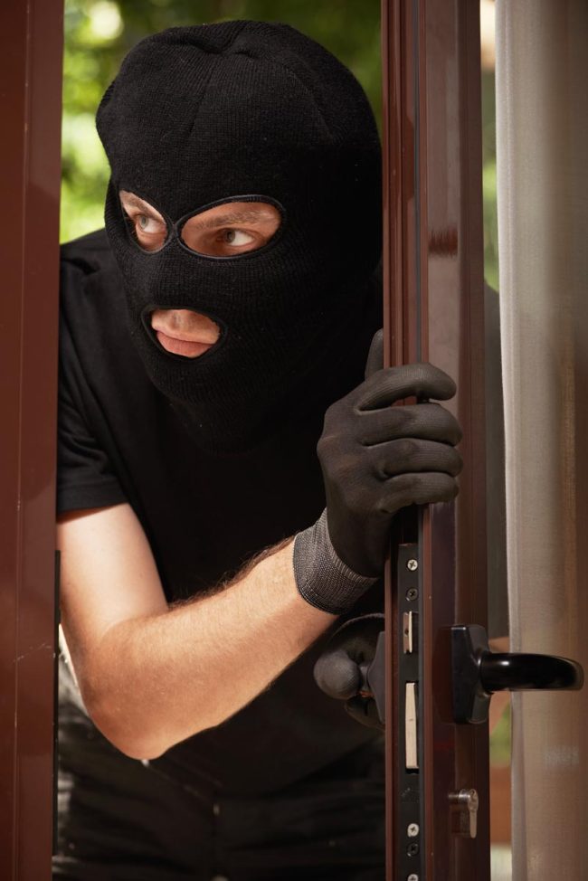 Antes de ir de férias, faça isto: o gesto gratuito que afasta ladrões!