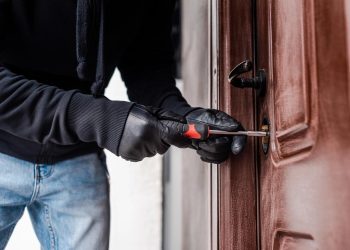 Antes de ir de férias, faça isto: o gesto gratuito que afasta ladrões!