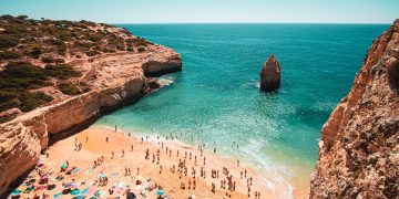 "Vamos para Portugal": turistas abandonam Maiorca e deixam ruas desertas