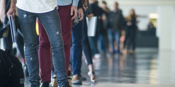 Prioridade nas filas: Saiba quem tem direito e quais as coimas para quem não respeitar