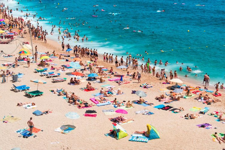 Multa de 750€ por urinar no mar em Portugal: mito ou realidade?