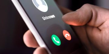 Chamadas anónimas repetidas: o truque perigoso que pode esconder uma burla sofisticada