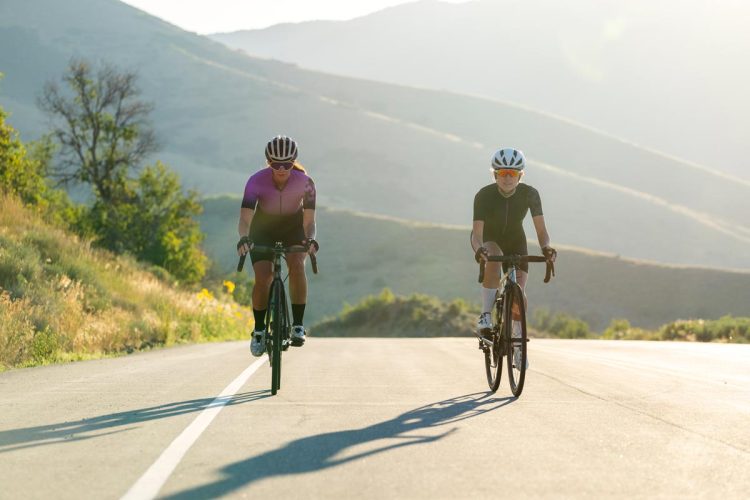 Ciclistas a atrapalhar o trânsito? Saiba como conviver com as bicicletas no seu dia-a-dia