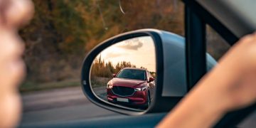 O truque simples que ajuda a afastar quem conduz colado atrás do carro