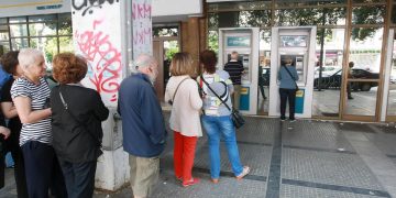 O truque da fila no Multibanco: quando a proximidade esconde uma burla silenciosa