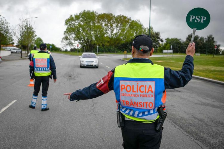 Leva isto no carro? Pode arriscar 600€ de multa numa operação STOP