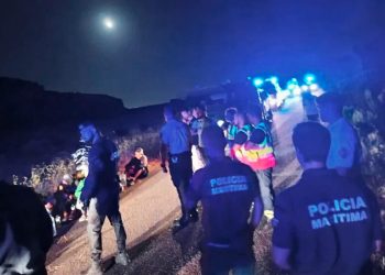 38 migrantes ilegais desembarcam no coração do Algarve: um alerta para Portugal