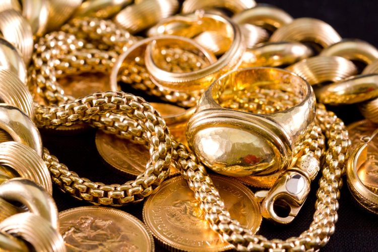 50.000€ em ouro esquecidos num parque são devolvidos aos donos em Coimbra 50.000€ em ouro esquecidos num parque são devolvidos aos donos em Coimbra