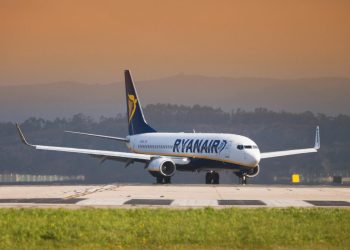Quanto vão ganhar os funcionários da Ryanair por cada mala barrada na porta de embarque?