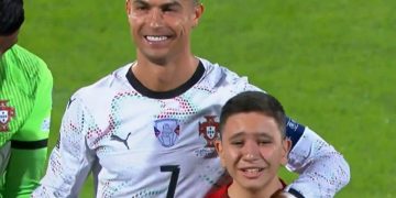 Gesto de Cristiano Ronaldo com criança comoveu milhões