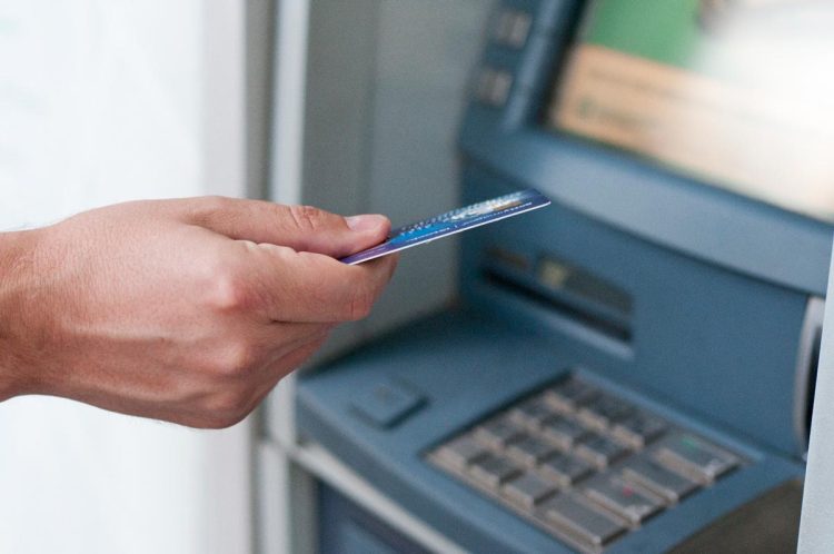 Falha de segurança em banco português expõe IBAN de clientes através do telemóvel
