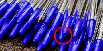 Sabia que o buraco nas tampas das esferográficas pode salvar vidas?