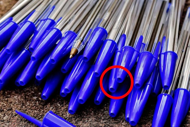 Sabia que o buraco nas tampas das esferográficas pode salvar vidas? Sabia que o buraco nas tampas das esferográficas pode salvar vidas?