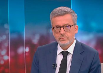 Carlos Moedas reage ao acidente do Elevador da Glória e admite demissão em caso de “erro político”