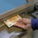 O que fazer se o multibanco lhe der dinheiro a mais: riscos, passos e consequências