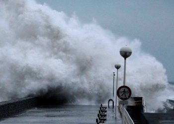 Tempestade Gabrielle ameaça Portugal continental: IPMA emite aviso laranja para cinco distritos