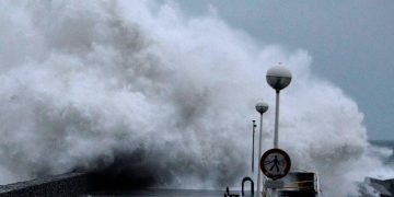 Tempestade Gabrielle ameaça Portugal continental: IPMA emite aviso laranja para cinco distritos