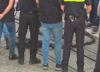 O cabo do Elevador da Glória terá rebentado no início da descida