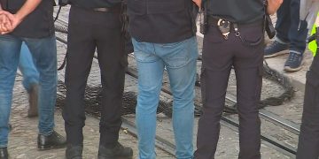 O cabo do Elevador da Glória terá rebentado no início da descida