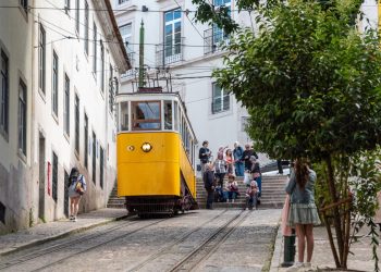 Elevador da Glória: empresa de manutenção quebra o silêncio após tragédia em Lisboa