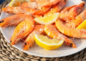Pingo doce explica como escolher camarão fresco e seguro