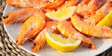 Pingo doce explica como escolher camarão fresco e seguro