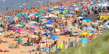 “Farta do verão no Algarve”: moradora algarvia critica excesso de turismo