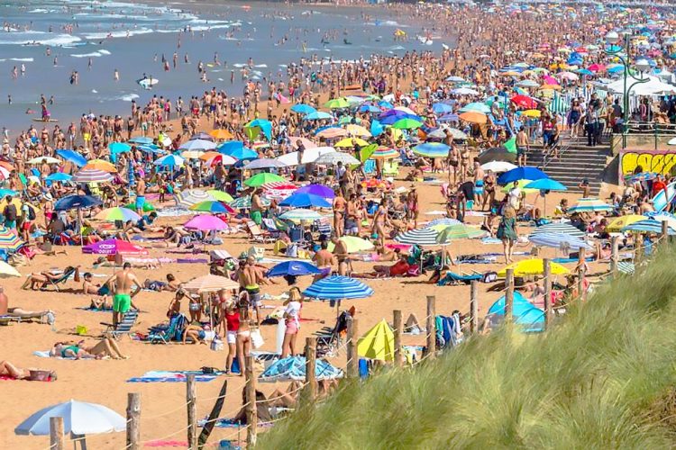 “Farta do verão no Algarve”: moradora algarvia critica excesso de turismo