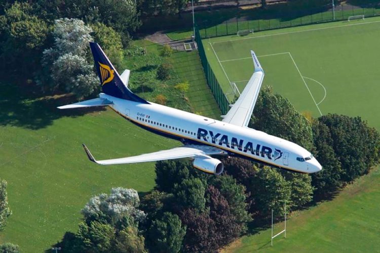 Quem não tiver smartphone não poderá embarcar nos aviões da Ryanair