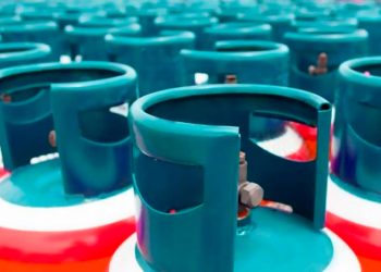 Levar botijas de gás no carro é legal ou arriscado? Saiba o que diz a lei e como evitar problemas