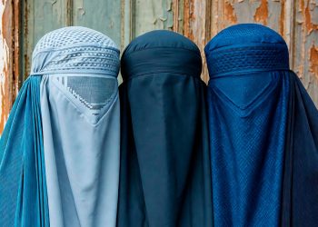 Aprovada proibição do uso da burca em espaços públicos em Portugal