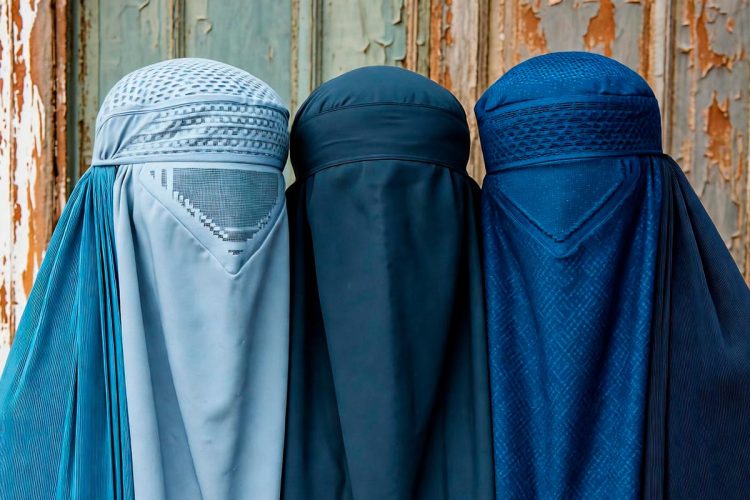 Aprovada proibição do uso da burca em espaços públicos em Portugal