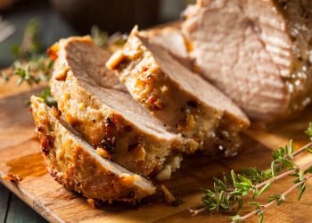 Lombo de porco com castanhas e arroz de grelos: um prato que sabe a outono português