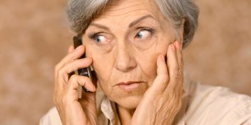 Nunca atenda o telemóvel a dizer “sim?”