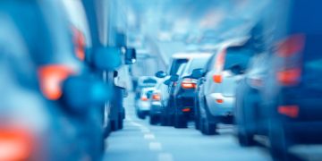 Quem é mais perigoso ao volante: os jovens impulsivos ou os idosos experientes? A resposta não é a que imagina!