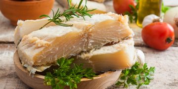 Adeus ao bacalhau? Prato típico ameaça desaparecer da mesa dos portugueses
