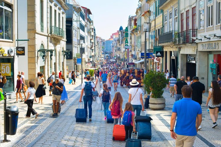 Custo de vida em alta afasta brasileiros e portugueses de Portugal