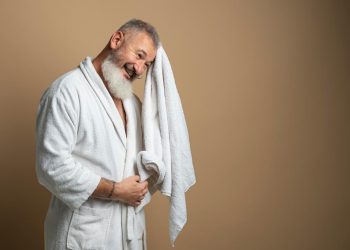 A frequência ideal de duche depois dos 65 segundo os dermatologistas