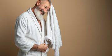 A frequência ideal de duche depois dos 65 segundo os dermatologistas