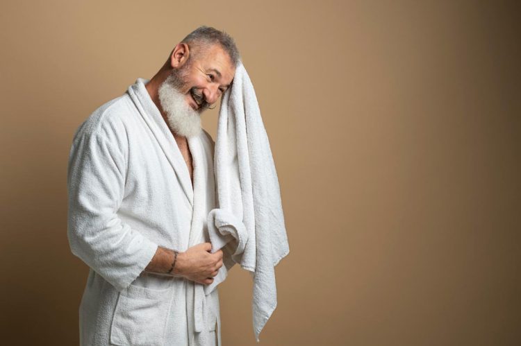 A frequência ideal de duche depois dos 65 segundo os dermatologistas A frequência ideal de duche depois dos 65 segundo os dermatologistas