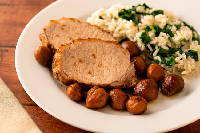 Lombo de porco com castanhas e arroz de grelos