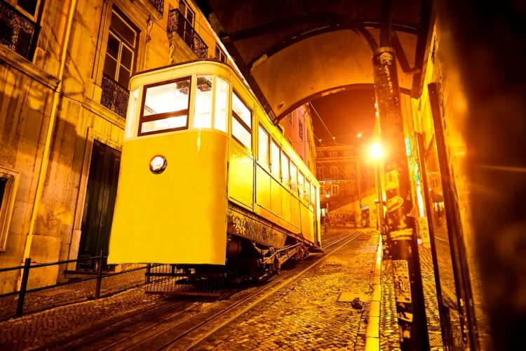 Relatório sobre o elevador da Glória é demolidor para a Carris
